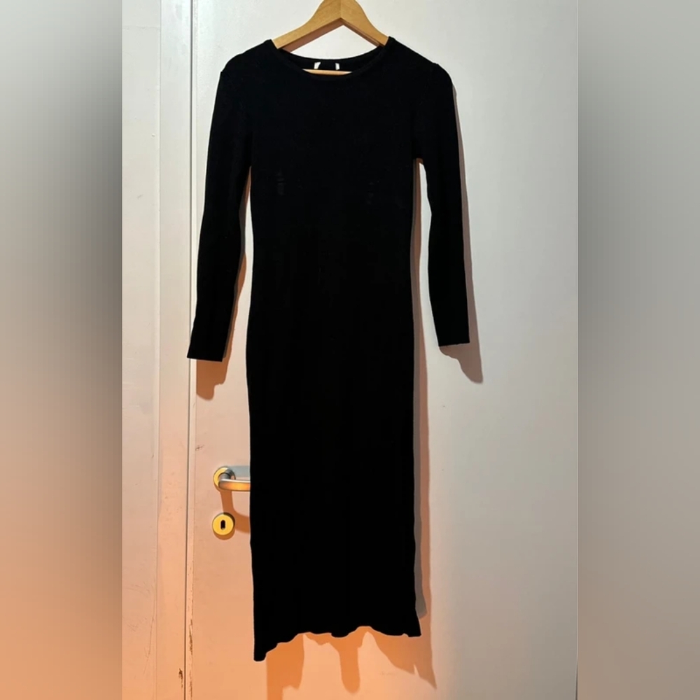 Elegant Black Bodycon Dress - Picture 2 of 4